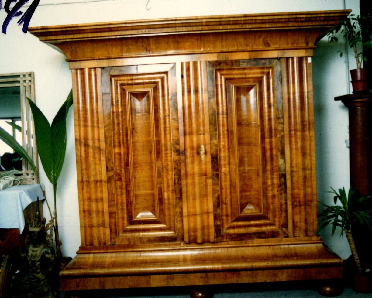 Frankfurter Nasenschrank ...