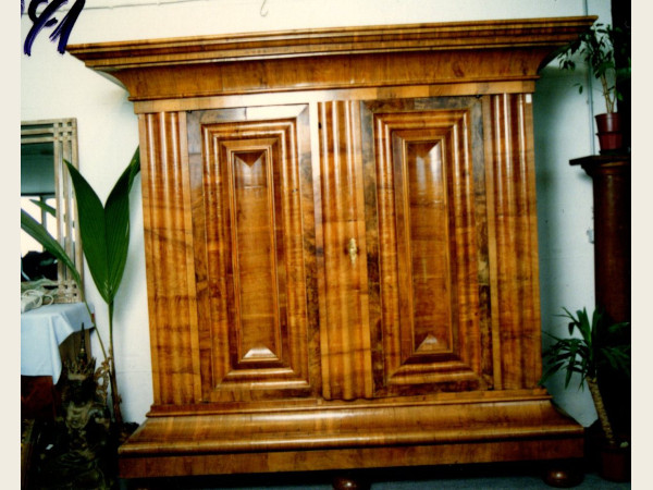 Frankfurter Nasenschrank ...