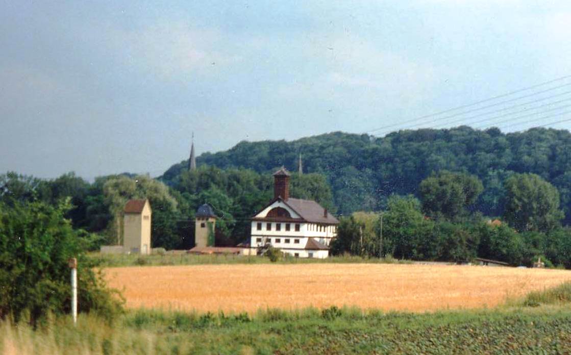 ... nach insgesamt 16 Jahren Bauzeit, ist das Anwesen fertig gestellt und seiner neuen Bestimmung überführt!