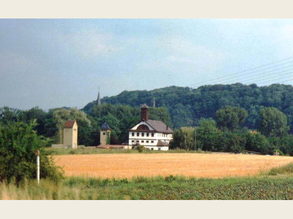 ... nach insgesamt 16 Jahren Bauzeit, ist das Anwesen fertig gestellt und seiner neuen Bestimmung überführt!